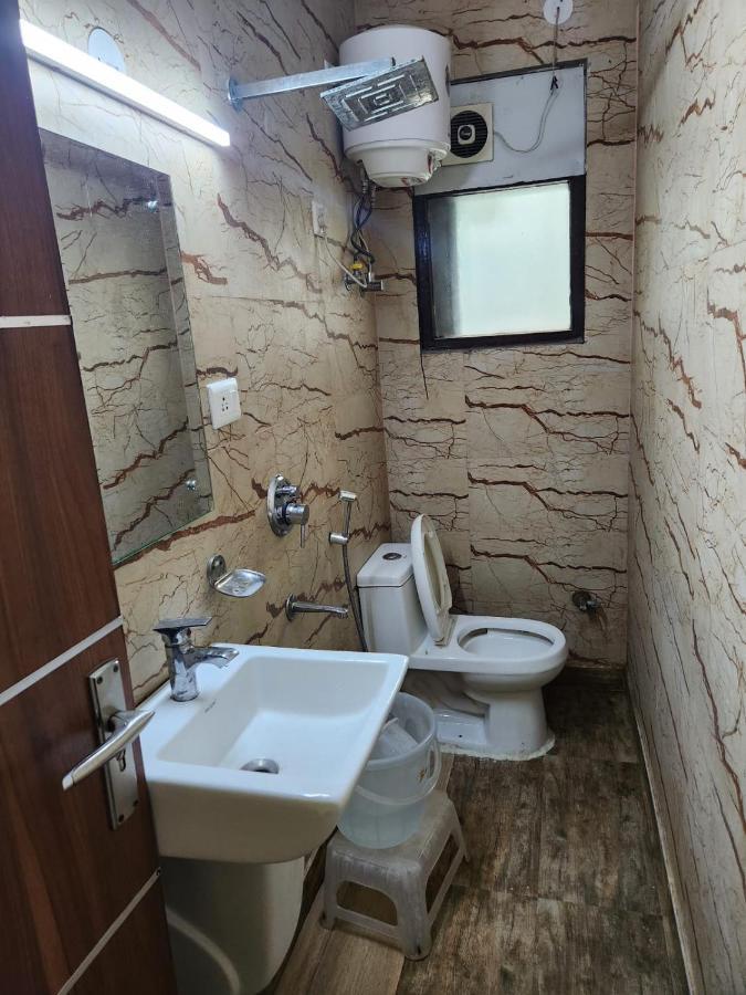 ניו דלהי Hotel Cozy Cave מראה חיצוני תמונה