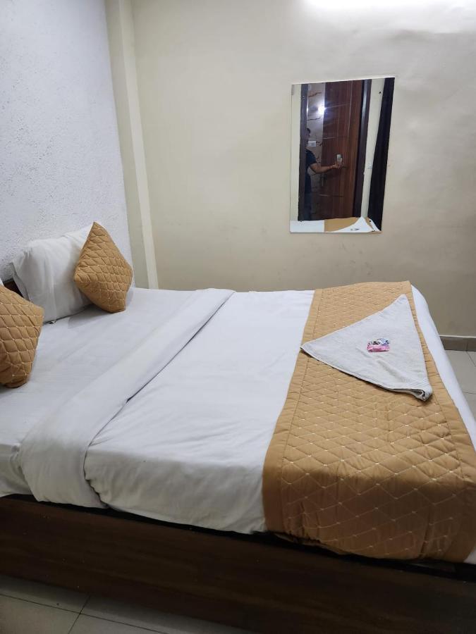 ניו דלהי Hotel Cozy Cave מראה חיצוני תמונה